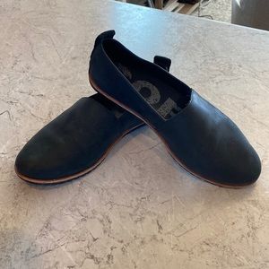 Black Sorel Flats
